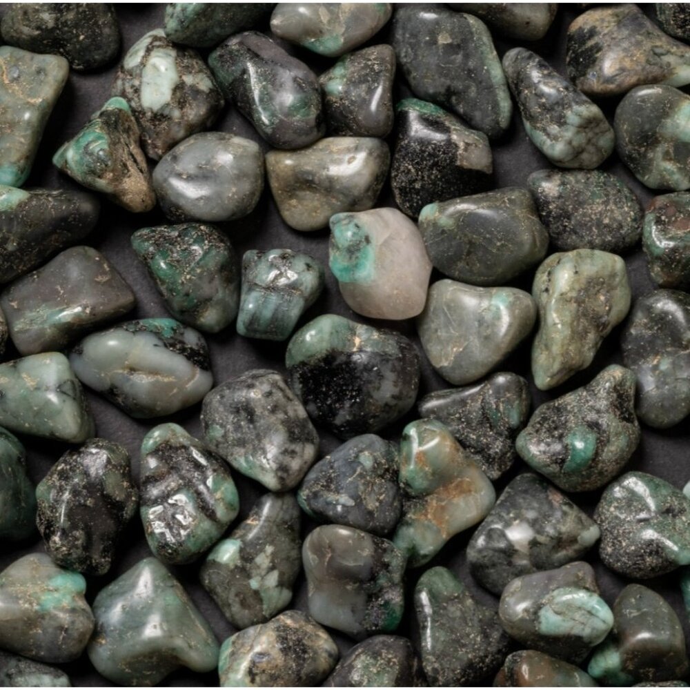 1/2 lb Tumbled Emerald Gemstone Crystals Natural Gem Metaphysical Rock Specimens